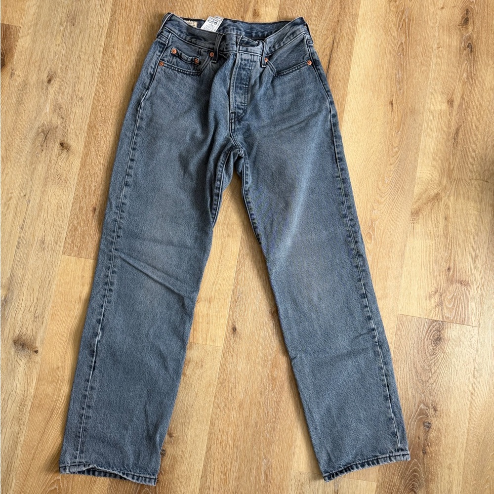 Levi's Women's 501 90’s Jeans - Picture 2 of 6